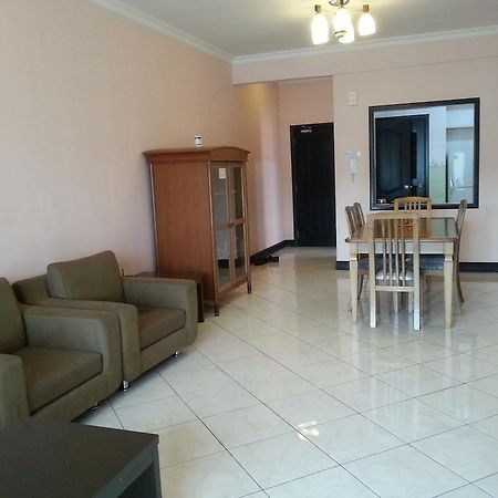 Dorcas Service Apartment - Marina Court Кота-Кинабалу Экстерьер фото