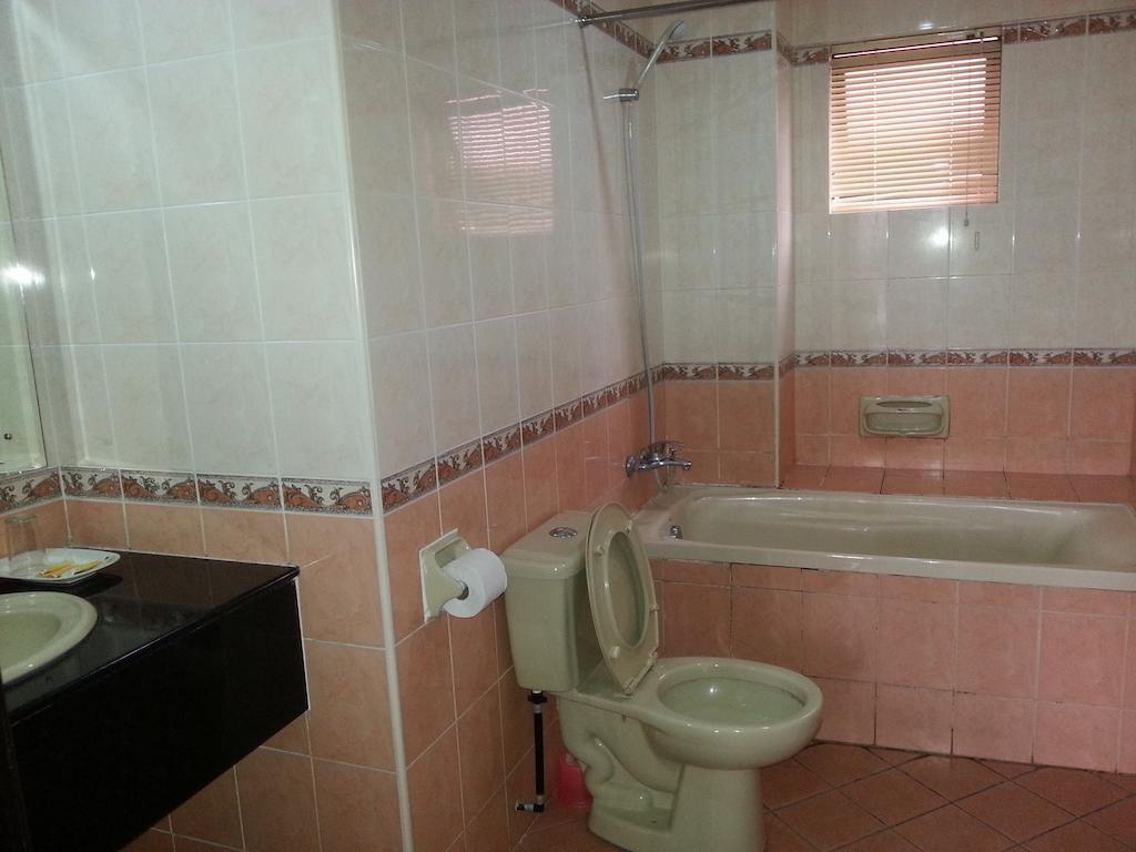 Dorcas Service Apartment - Marina Court Кота-Кинабалу Номер фото