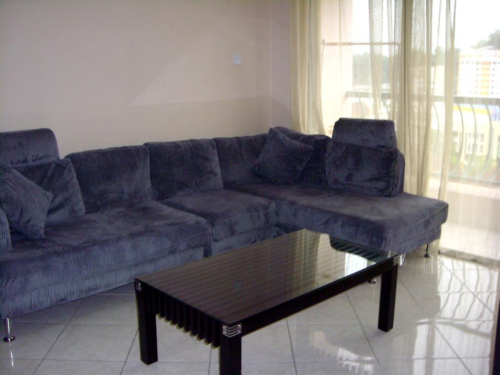 Dorcas Service Apartment - Marina Court Кота-Кинабалу Экстерьер фото